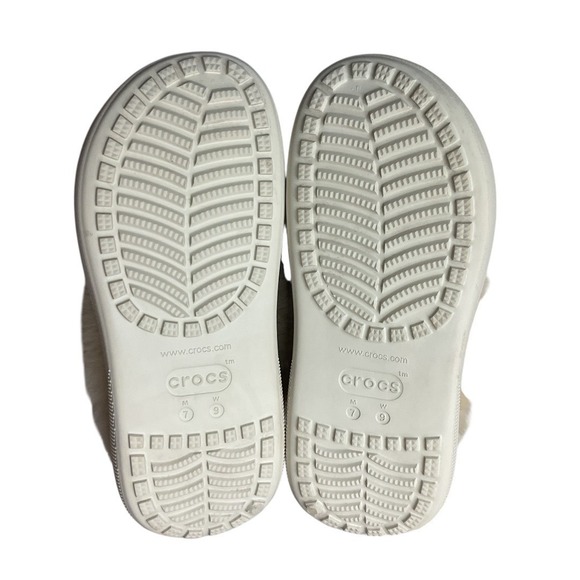 CROCS Women's Fuzzy Faux Fur Winter Lined Clogs Removable Charms Slippers Size 9 - Picture 9 of 11